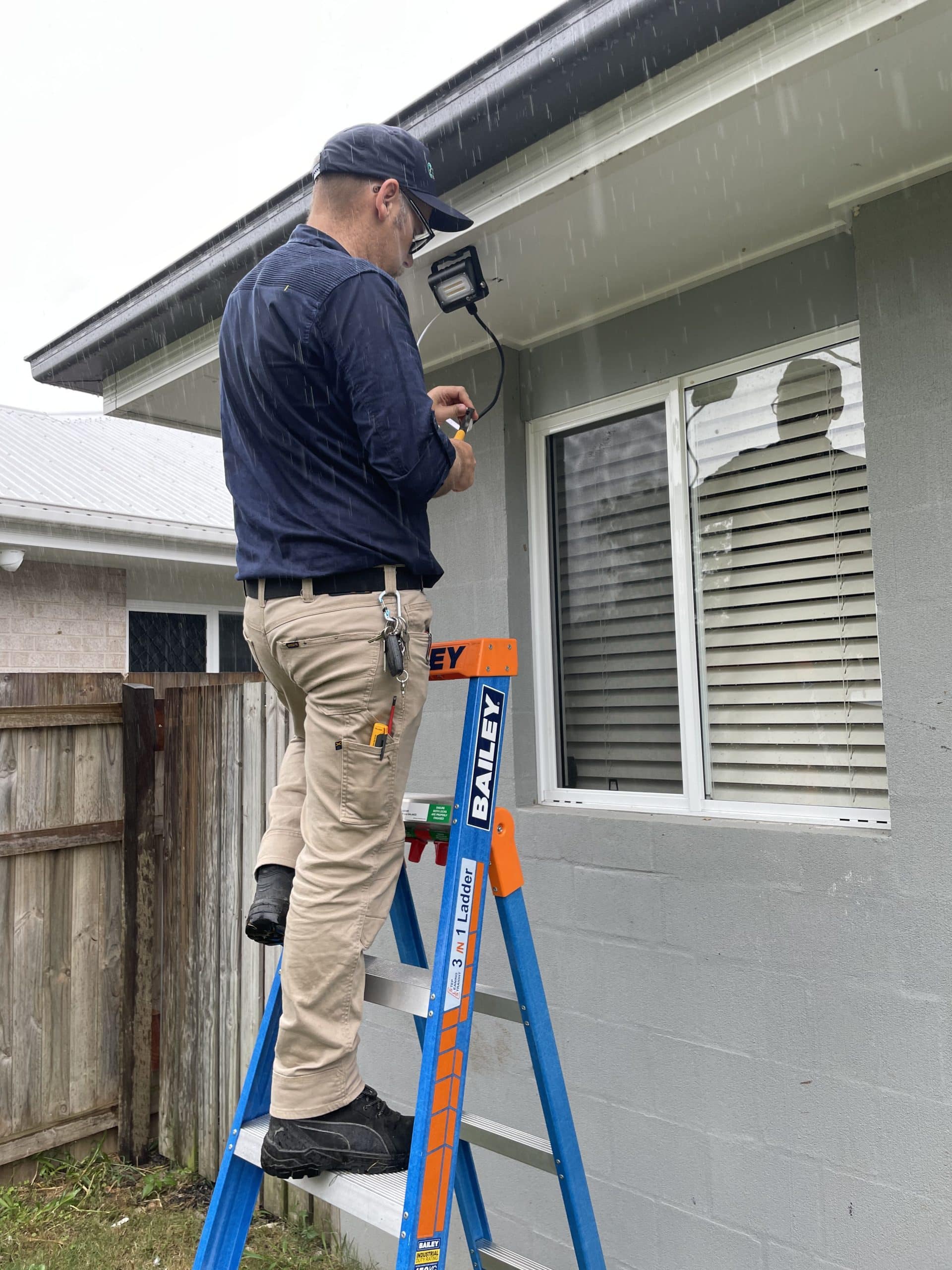 caboolture-electrician-installing-ceiling-fan
