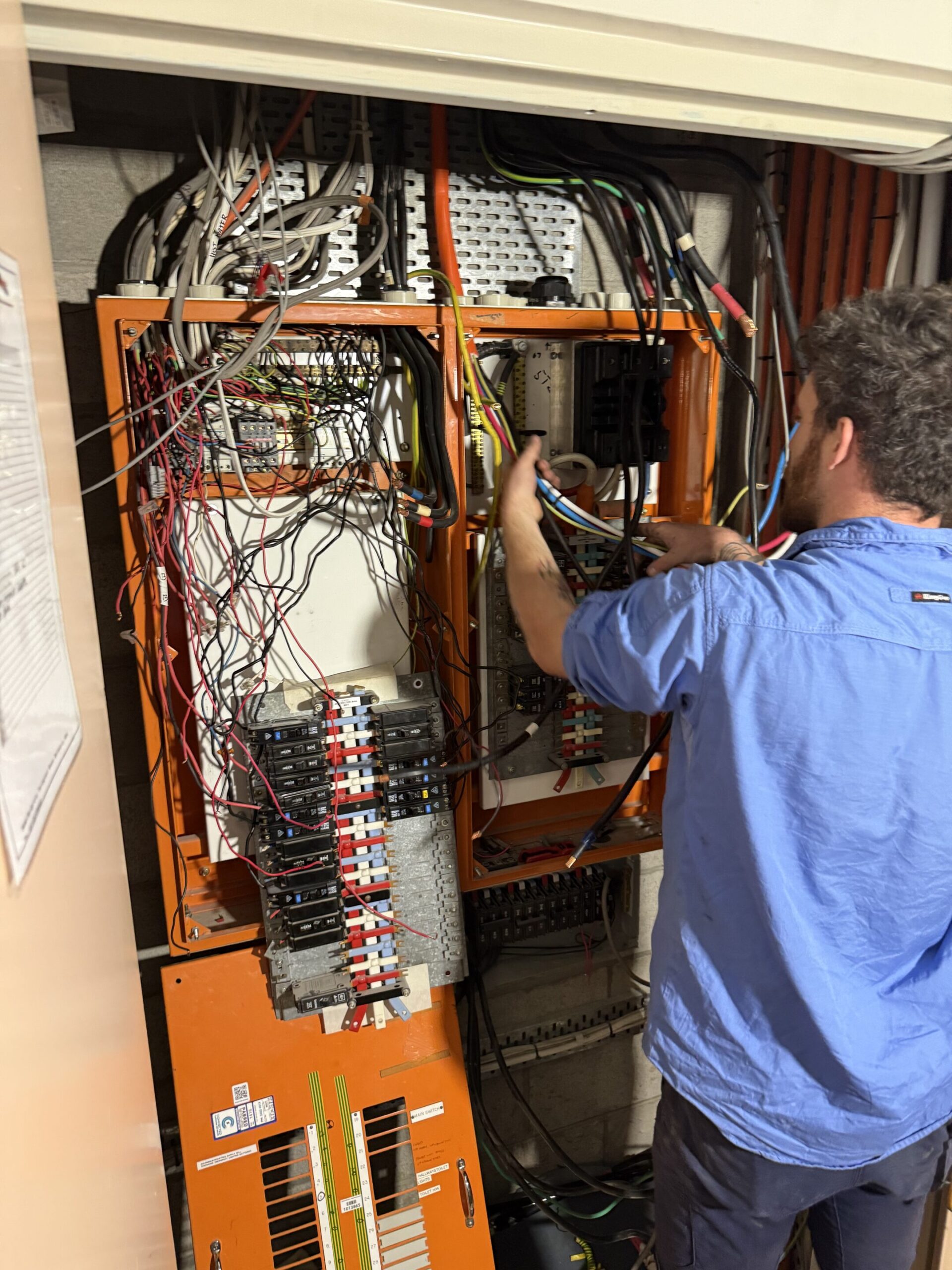 Industrial Electrician Brisbane